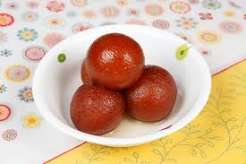 Gulab Jamun (4 pcs)