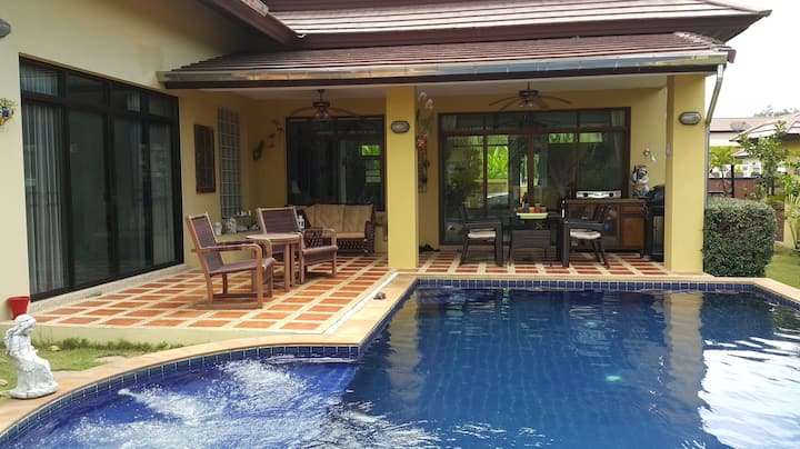 Jomtien Beach Condo S2 - Studio, Floor 6 3