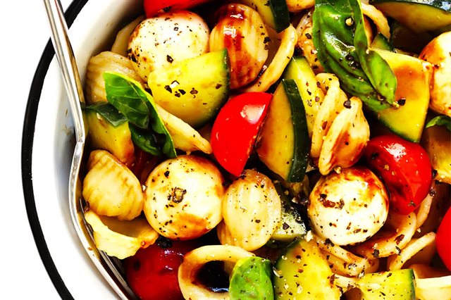 Salad Dưa Leo Cà Chua Phô Mai
