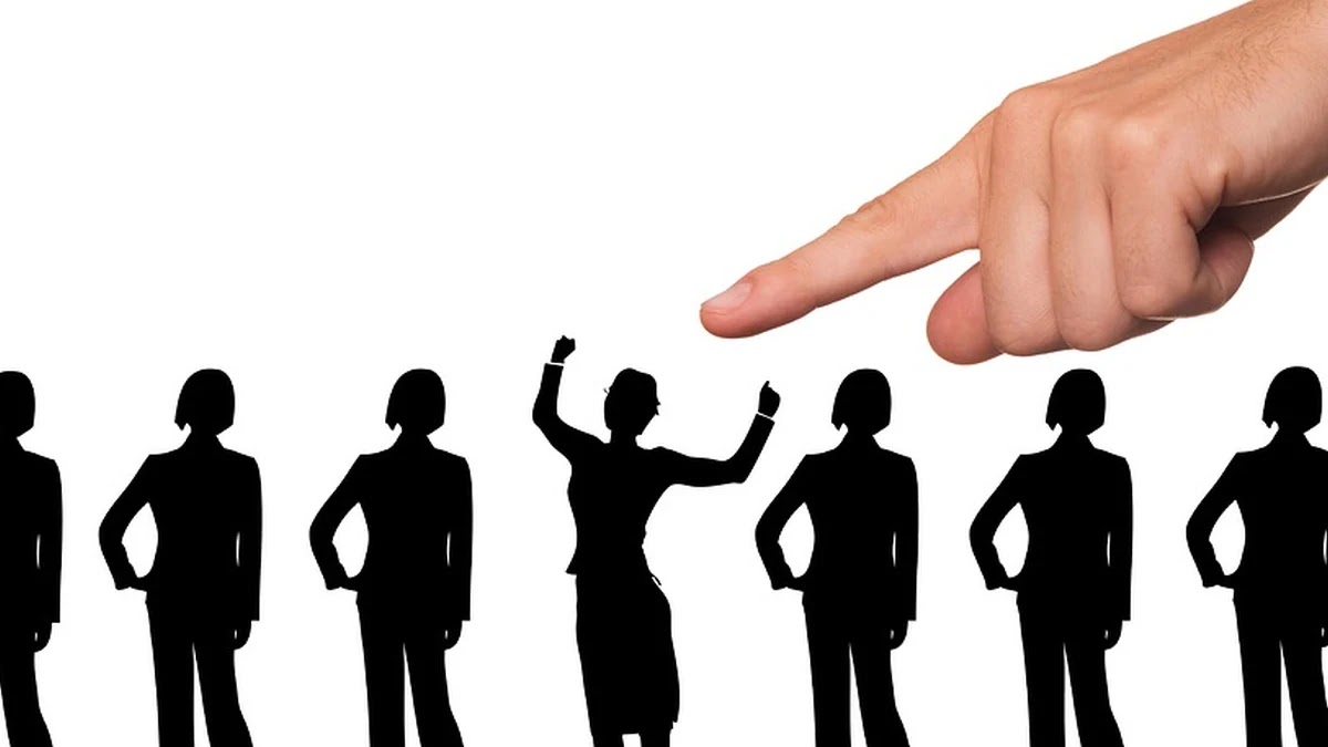 단기·중장기 투자 전략에 적합한 종목 선정 기준 비교