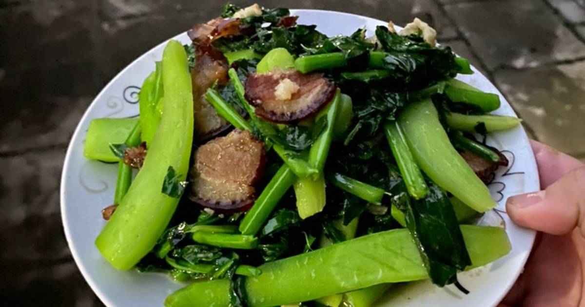 Ngồng cải xào thịt gác bếp