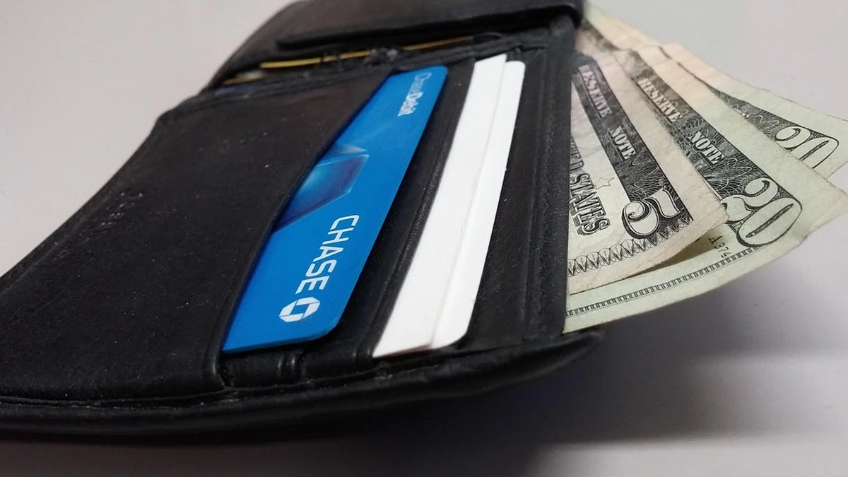 생활비 절약을 위한 신용카드와 체크카드 병행 사용법