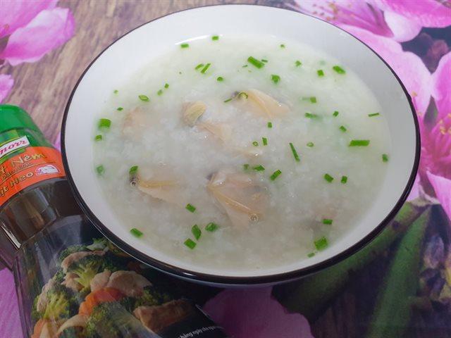Cháo Nghêu Hành