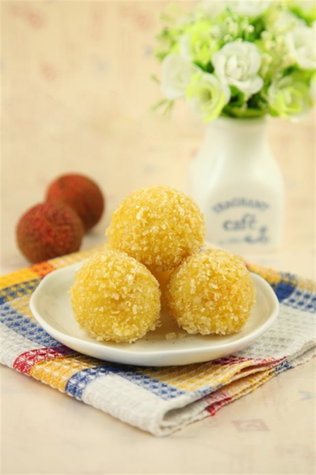 Bánh Vải Bọc Bột