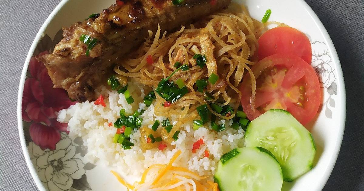Cơm tấm sườn bì