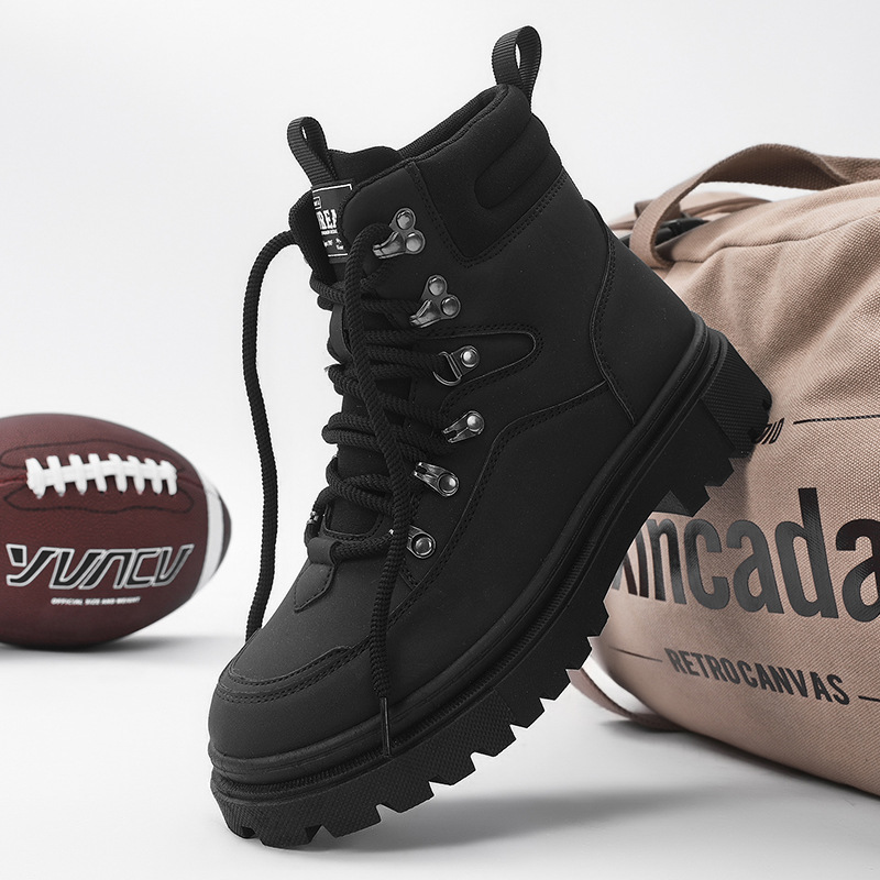 Robust men's winter boots with warm lining
