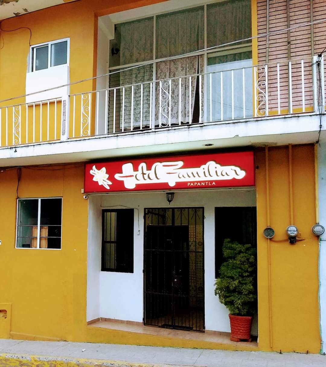 Hotel Familiar Arenas - portada