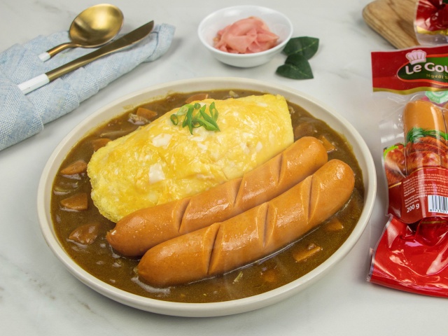 Cơm Cà Ri Xúc Xích Nhật Bản