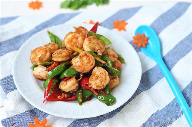 Tôm Xào Ớt Gừng Cay Thơm