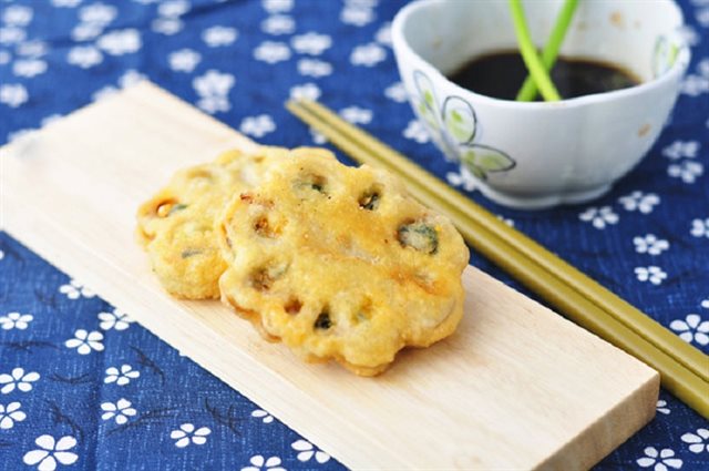 Củ Sen Kẹp Tôm Thịt Chiên Giòn