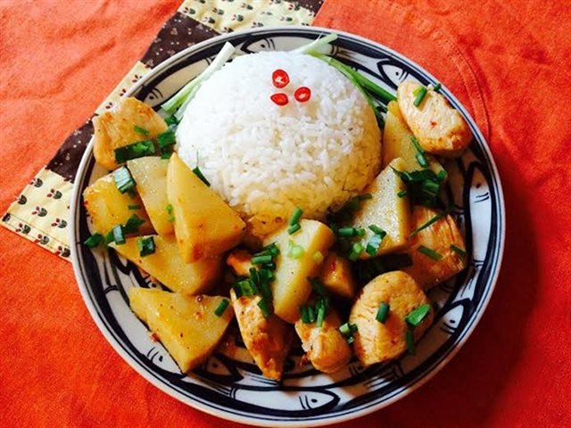 Gà Xào Măng