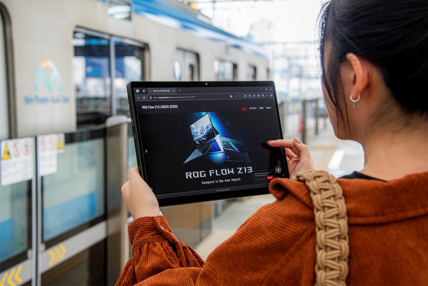 A person holding a tablet    AI-generated content may be incorrect.