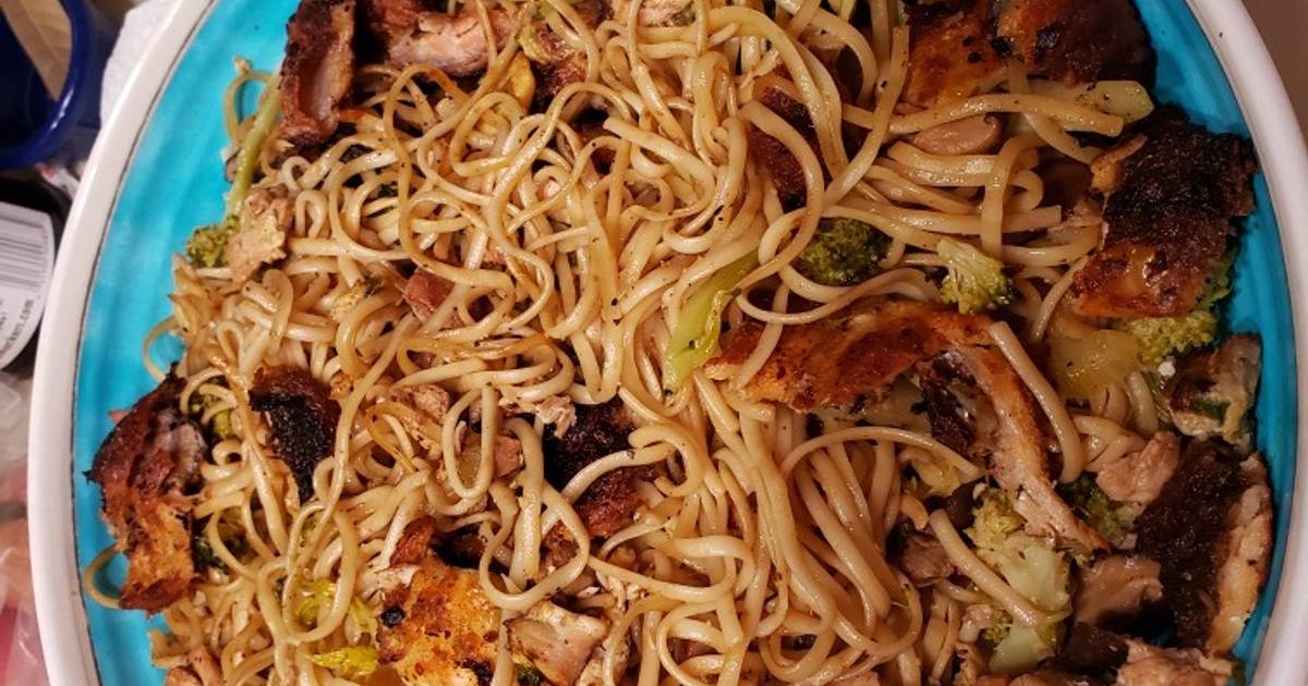 Mì ý xào thập cẩm
