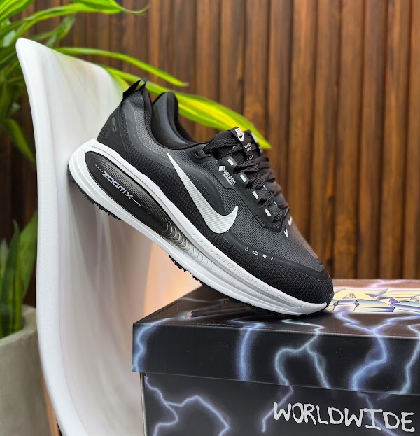 Nike ZoomX Invincible 3 GTX Negro