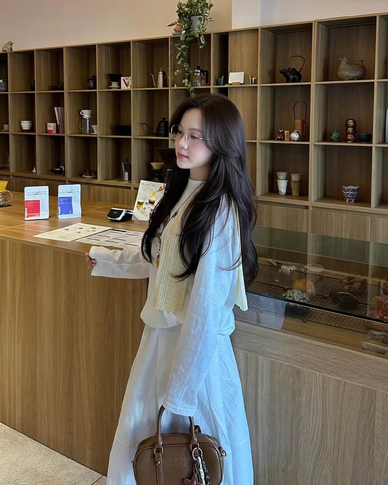 Áo thun dài tay in hình chú chó quàng khăn XONXEN SHOP 928 – Image 6