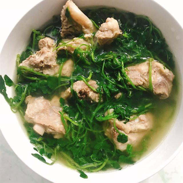 Canh Sườn Non Nấu Rau Cải Xoong