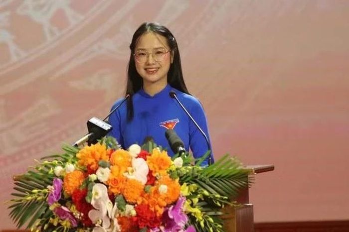 Biết gì về nữ sinh Bùi Hà Vy có bài phát biểu lên 'hot search'? - Báo Tri thức &amp; Cuộc sống