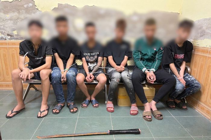 Liên tiếp phát hiện thanh thiếu niên tàng trữ hung khí nguy hiểm - Đài Phát thanh và truyền hình Hà Nội