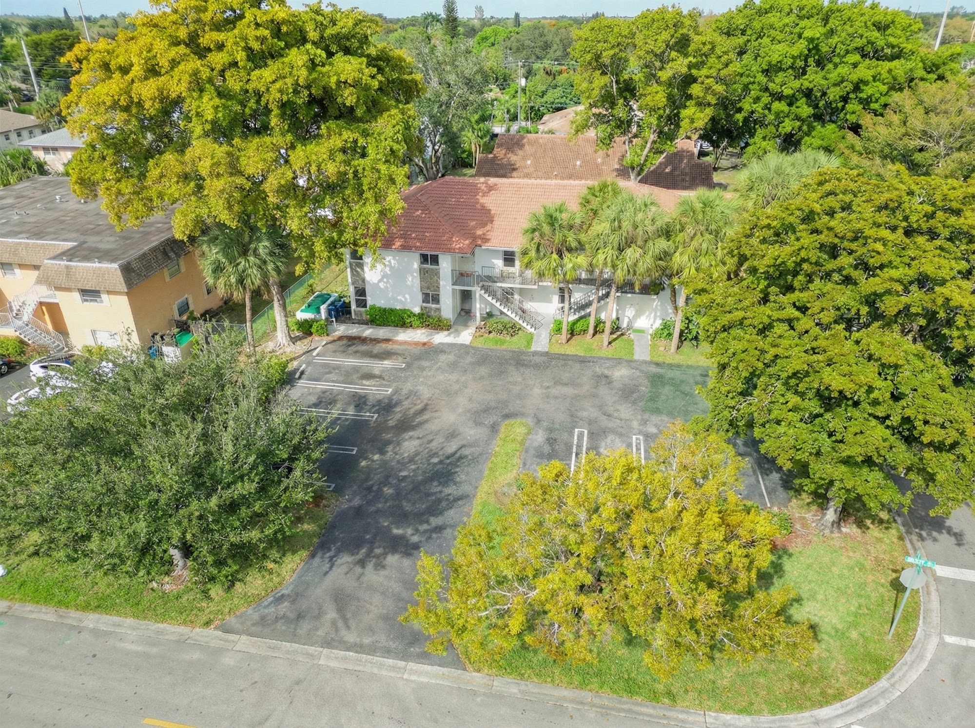 6 Coral Springs Units property photo 32