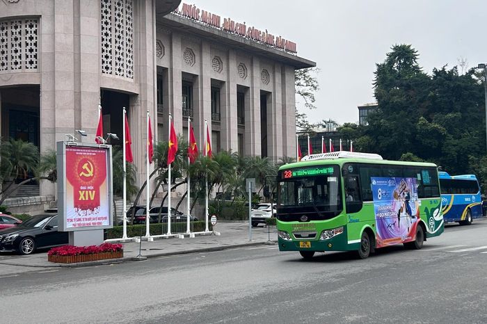 Transerco vận hành trên 64.000 lượt xe buýt phục vụ dịp nghỉ lễ - Đài Phát thanh và truyền hình Hà Nội