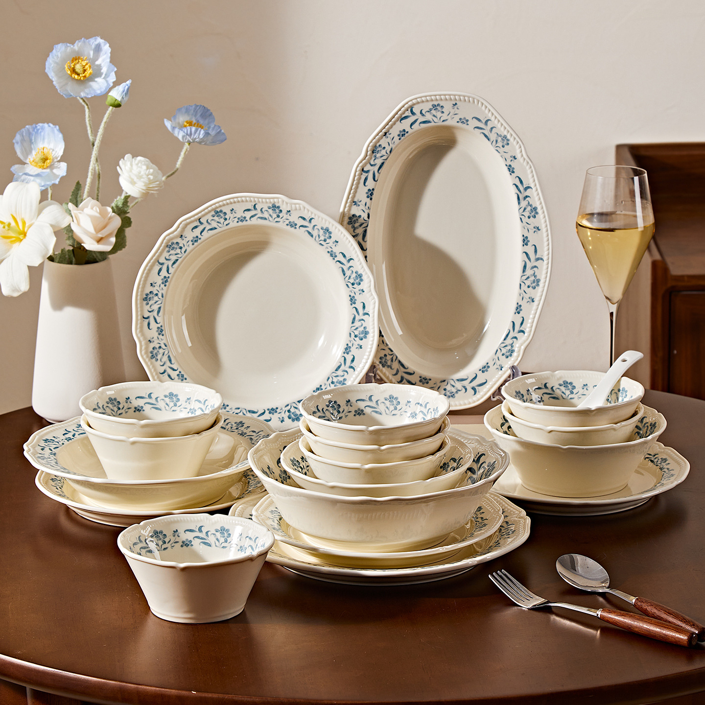 Ceramic tableware set, floral pattern, Japanese style