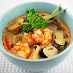 Vậy là món canh nấm kiểu Thái của chúng mình đã hoàn thành rồi! Món canh tôm nấm chua cay tuyệt ngon rất thích hợp với tiết trời lạnh nhé! Cùng bắt tay vào làm và thưởng thức trong ngày cuối tuần thảnh thơi thôi nào!
