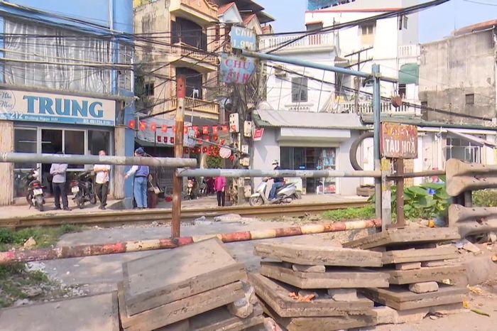 Từng bước xóa lối đi tự mở, đảm bảo an toàn đường sắt - Đài Phát thanh và truyền hình Hà Nội