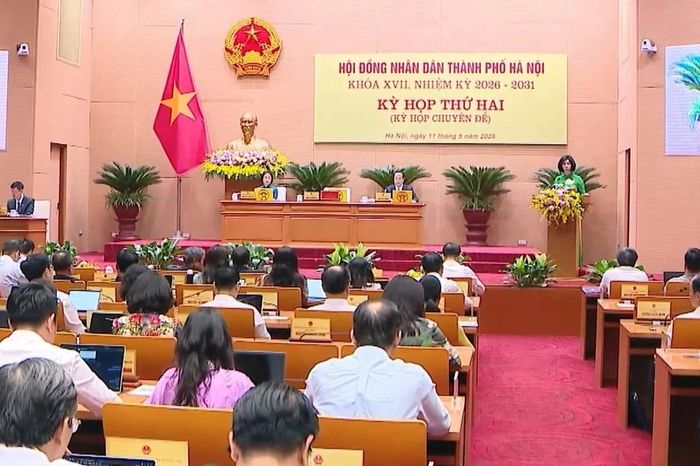 [Video] Hà Nội chưa xem xét đề án cấm xe máy xăng theo giờ tại vùng lõi Hoàn Kiếm - Báo Nhân Dân