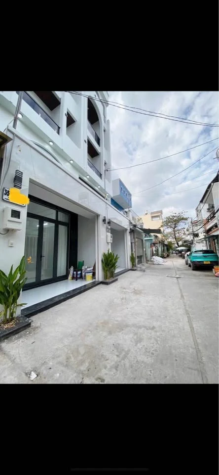 Nhà mới  4x18m, 4 tầng,  hxh 357 Tân Hòa Đông, Quận Bình Tân – ảnh phòng khách