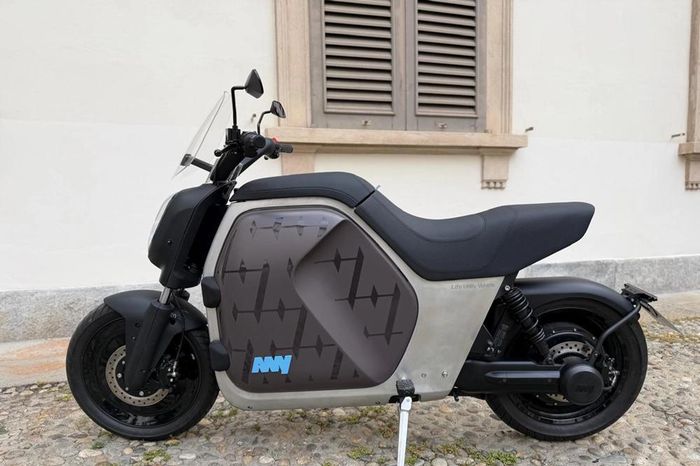 Xe máy điện mới ra mắt: Cốp to hơn gấp 3 lần Honda Lead, chạy 140km/sạc - Báo Văn hóa
