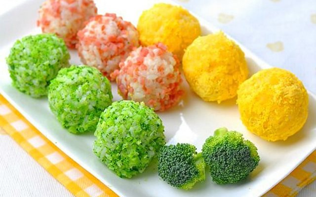 Cơm Nắm Nhuộm Màu