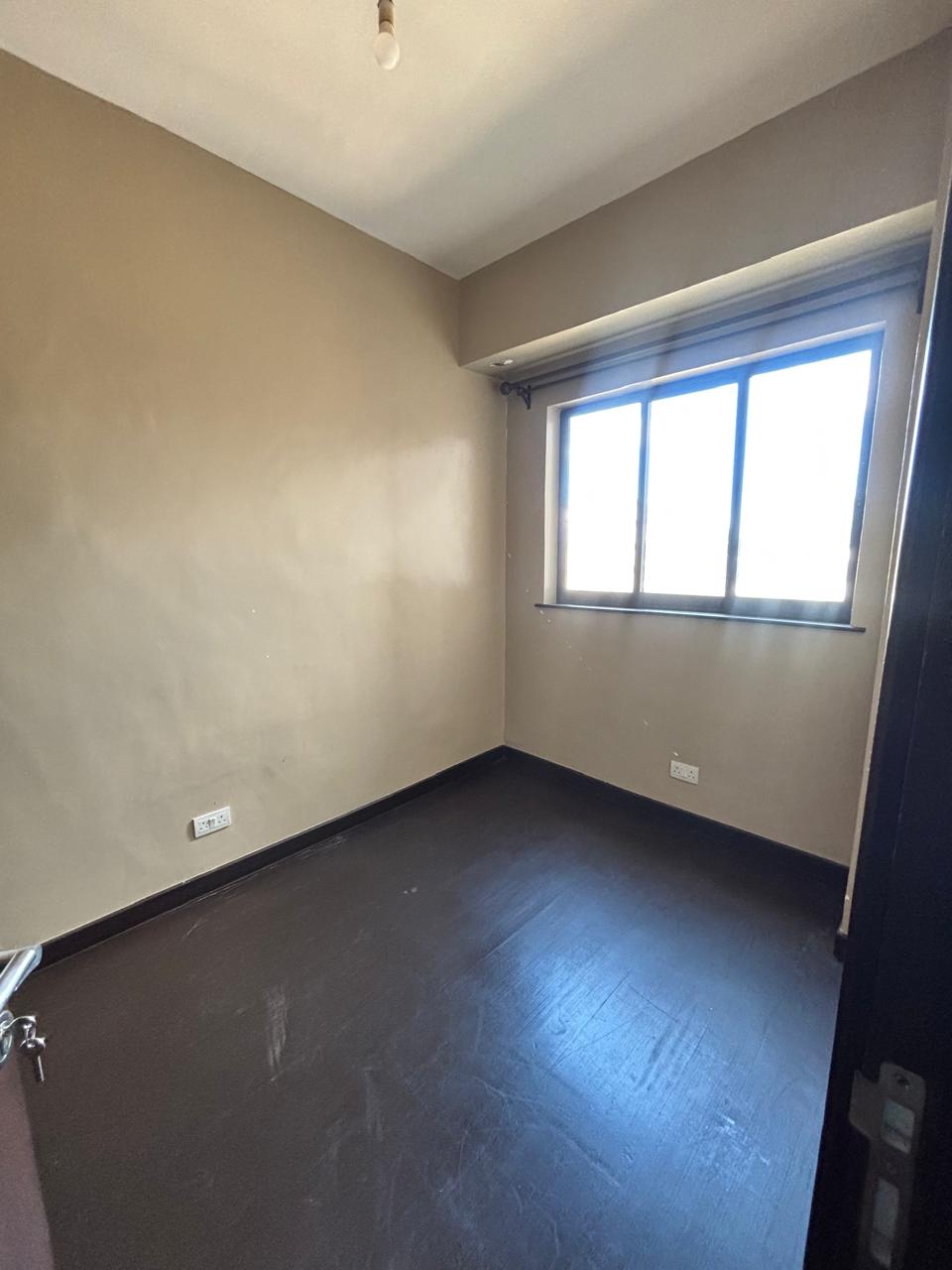 Duplex 4-Bedroom Apartment — photo 13 of 30