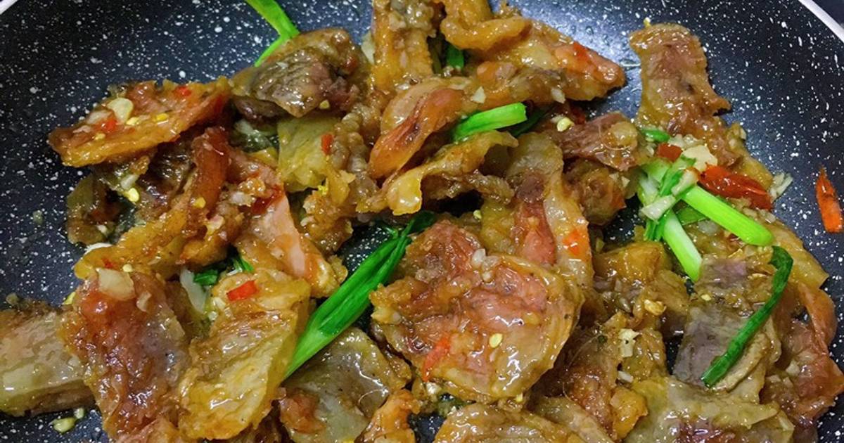 Tốp mỡ heo quay rim tỏi