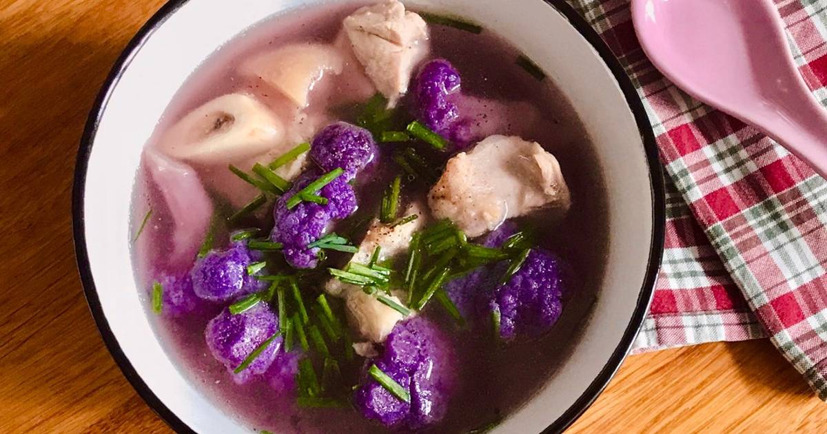 Canh Xương Heo Hầm Bông Cải Tím