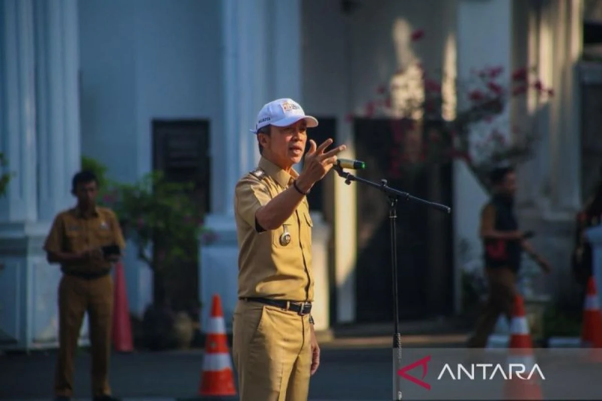 Wali Kota Bogor Dedie A. Rachim saat memberikan keterangan terkait rencana penataan pedagang kaki lima di Kota Bogor.