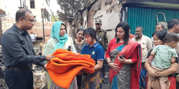 অগ্নিকান্ডে ক্ষতিগ্রস্থদের পাশে প্রশাসন