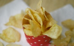 Vậy là snack khoai tây tự làm đã hoàn thành. Vừa ngon vừa đảm bảo vệ sinh đấy!