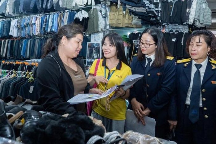 Nâng ngưỡng thuế - 'khoan sức' cho hộ kinh doanh - Đài Phát thanh và truyền hình Hà Nội