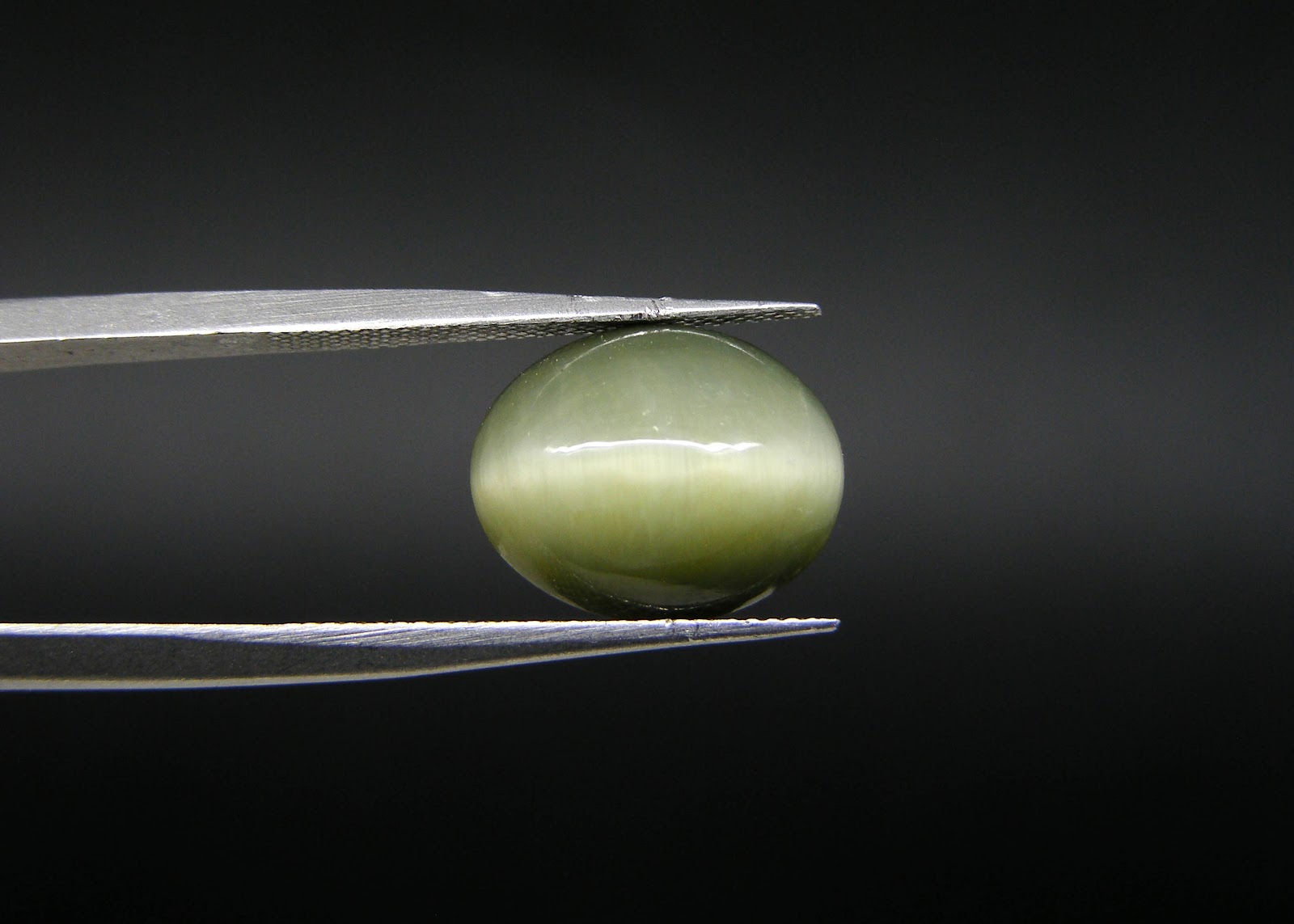 Natural Quartz Cat’s Eye