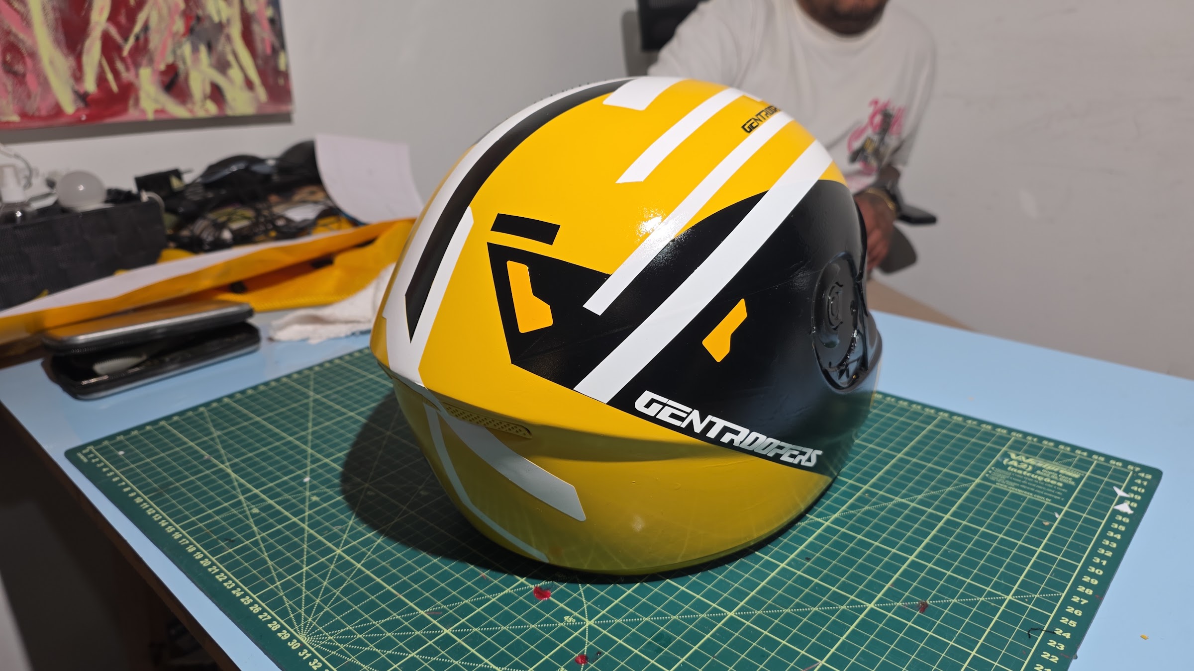 Gentrop — Capacete Personalizado: vista 4 do projeto