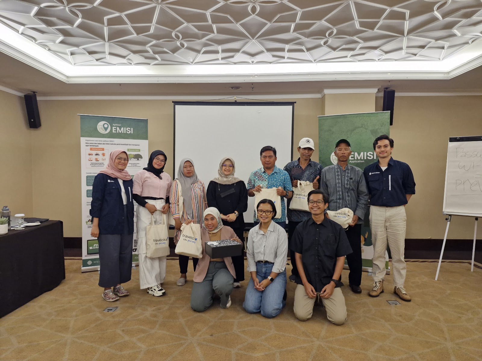 The event educates farmers and local communities from Harapan Island, Kepulauan Seribu on mangrove restoration management and ecotourism with holistic approach to the preservation and sustainable management of coastal areas.