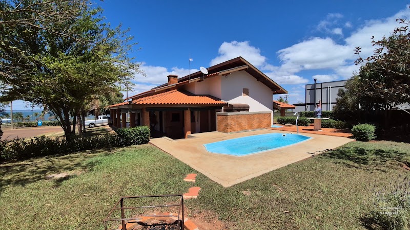 Casa frente ao clube no Riviera de Santa Cristina IV