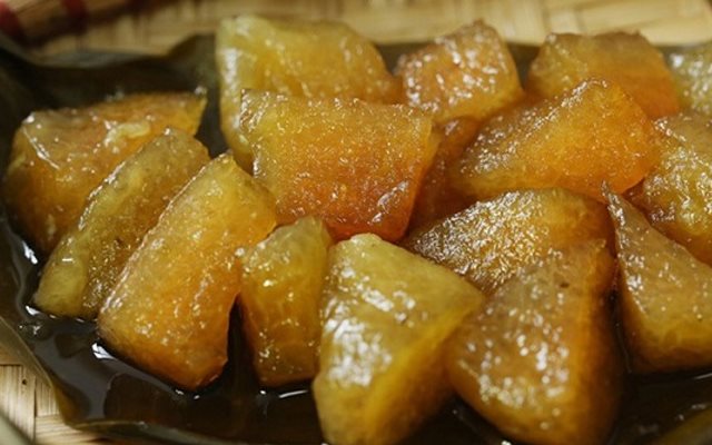 Bánh Tro Chấm Mật