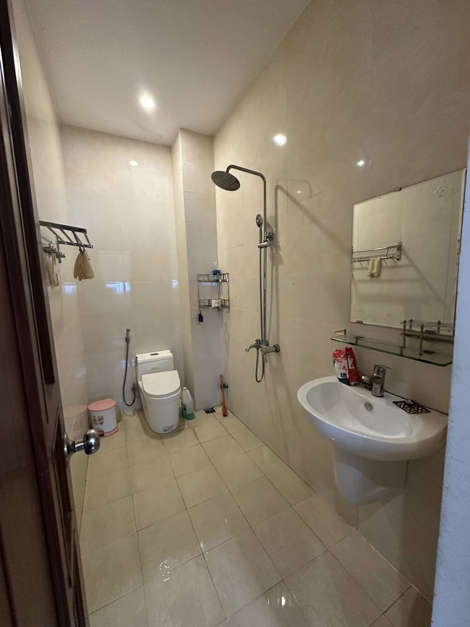 Cho thuê 2 phòng trong nhà 3