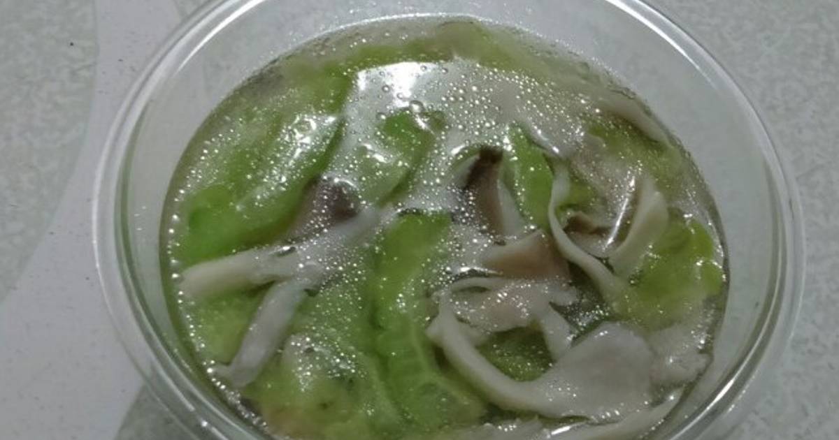 Canh khổ qua nấm