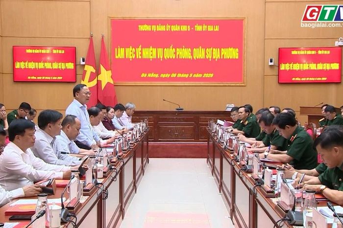 Toàn cảnh Gia Lai 24h: Gia Lai và Quân khu 5 tăng cường phối hợp nhiệm vụ quốc phòng, an ninh - Báo Gia Lai