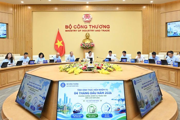Bộ trưởng Lê Mạnh Hùng: Định hình mô hình quản trị mới cho lĩnh vực xuất nhập khẩu - Tạp chí Công thương