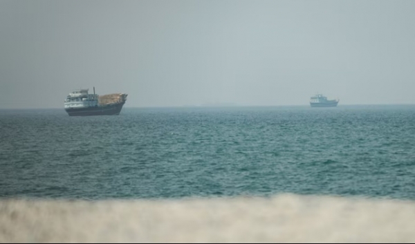 Lưu lượng dầu qua eo biển Hormuz giảm mạnh - Báo động an ninh năng lượng