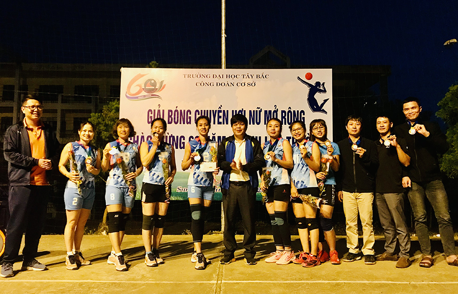 Sôi nổi Giải bóng chuyền hơi nữ mở rộng chào mừng kỷ niệm 60 năm  ngày thành lập Trường Đại học Tây Bắc (1960-2020)