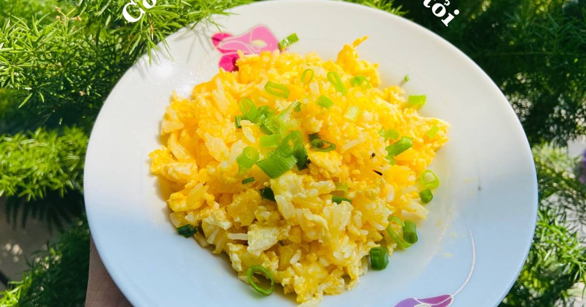 Cơm chiên trứng hành tỏi